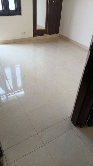 Room in 3 BHK Apartment at Tulip Orange, Sector 70 – for Rent