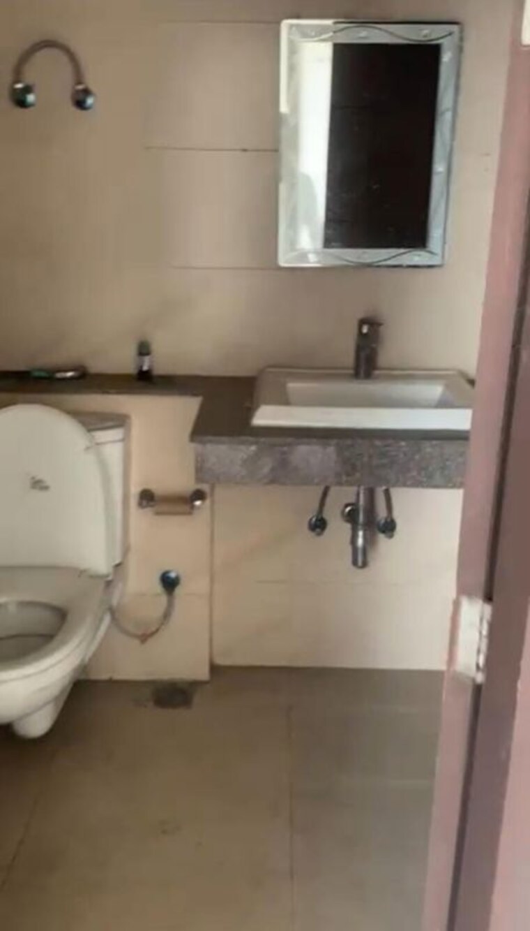 Bathroom, puri-anand-villas-phase-ii 3 Bedroom 1895 Sq.Ft. Apartment In Sector 81 Faridabad 10256620