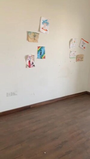 Room in 3 BHK Apartment at Puri Anand Villas Phase II, Sector 81 – for Rent