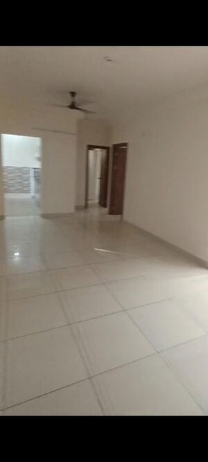 Room in 2.5 BHK Apartment at Prestige Jindal City, Bagalakunte – for Rent