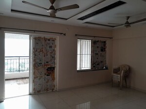 Room in 3 BHK Apartment at Paranjape Richmond Park, Rahatani – for Rent