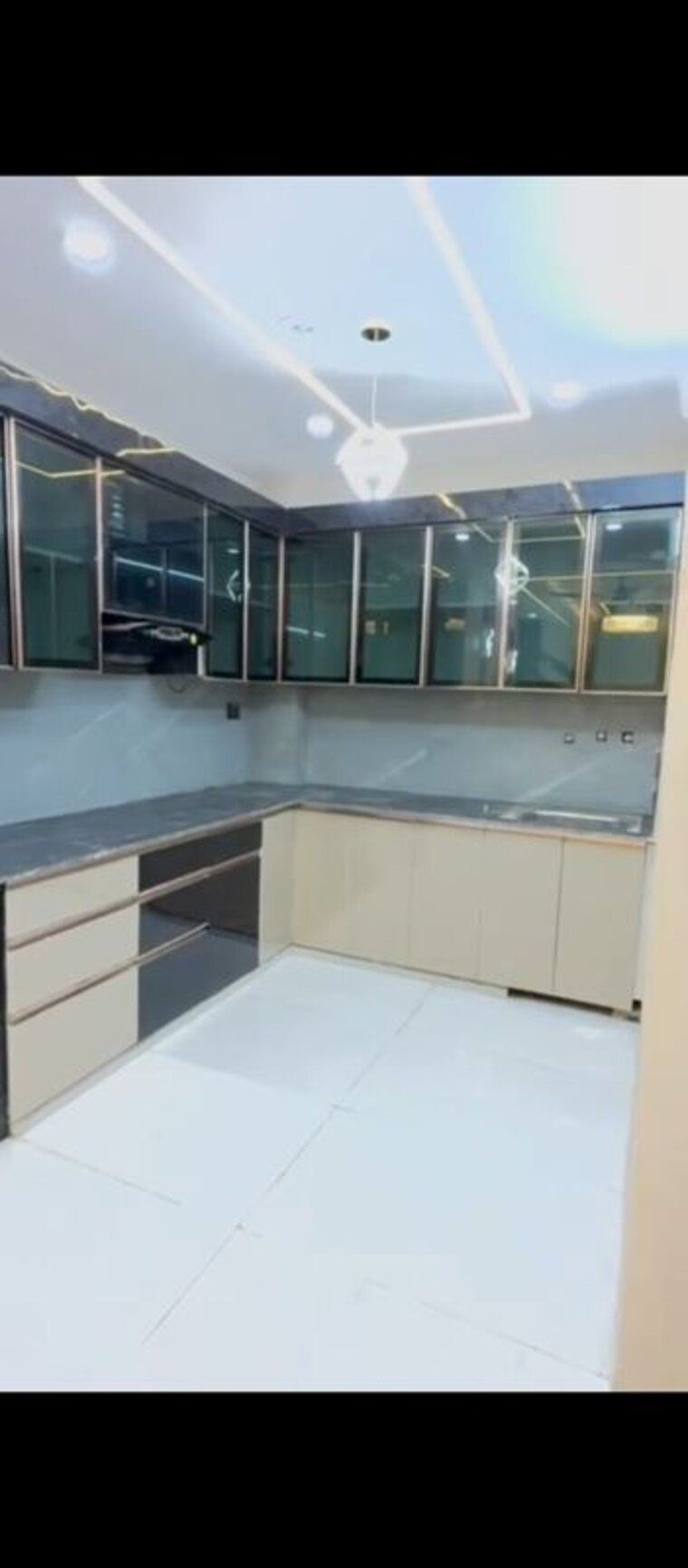 Kitchen, uttam nagar 3 Bedroom 100 Sq.Yd. Builder Floor In Uttam Nagar Delhi 10256635