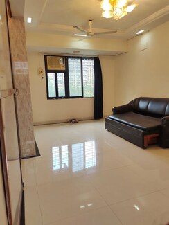 1 BHK + Extra Room Apartment For Rent in Andheri West