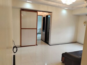 Room in 1 BHK Apartment at Andheri West – for Rent