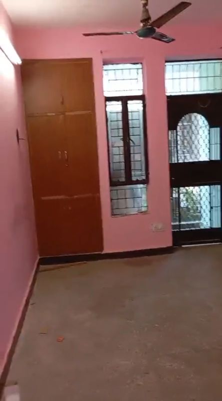 1 Rk  31 Sq.Mt. Builder Floor in Mahadev Apartments Noida