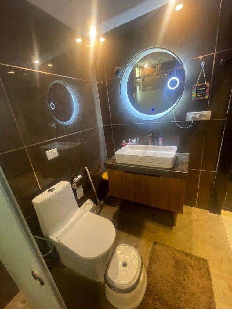 Bathroom, omkar-royal-nest 4 Bedroom 3223 Sq.Ft. Apartment In Tech Zone 4 Greater Noida Greater Noida 10256615