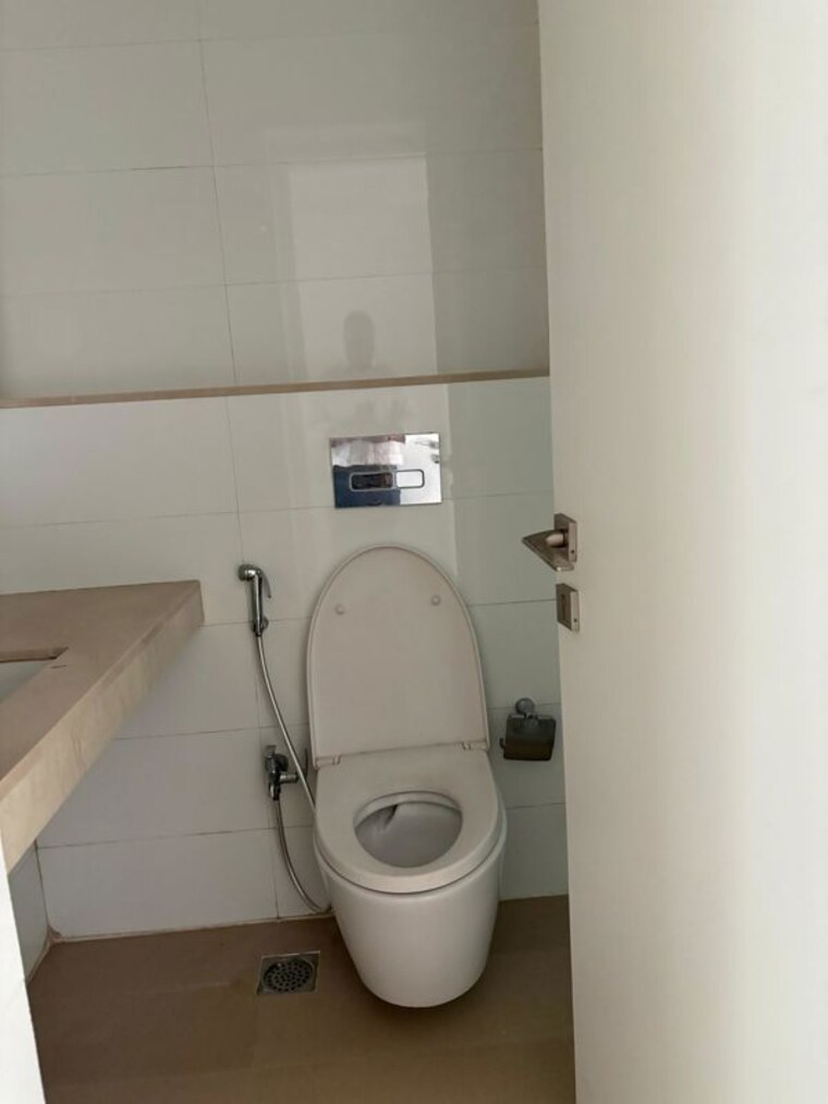 Bathroom, godrej-the-trees 4 Bedroom 1350 Sq.Ft. Apartment In Vikhroli East Mumbai 10256634
