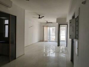 Room in 3 BHK Apartment at Smart World Orchard, Sector 61 – for Rent