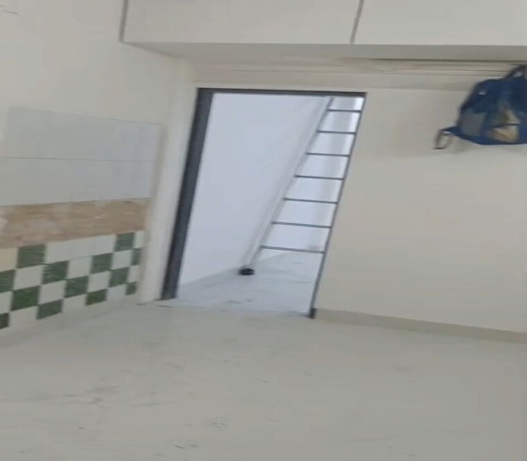 undefined, sewri Commercial Shop 900 Sq.Ft. In Sewri Mumbai 10256739