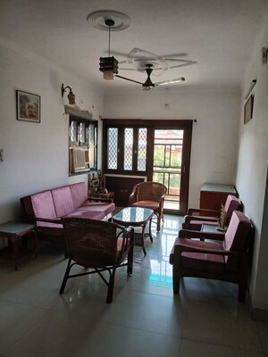 Living Room in 3 BHK Apartment at Indraprastha – for Rent