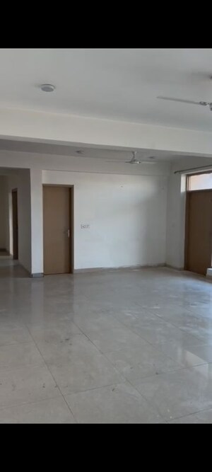 Hall in 4 BHK Apartment at Pareena Express Heights, Sector 99 – for Rent