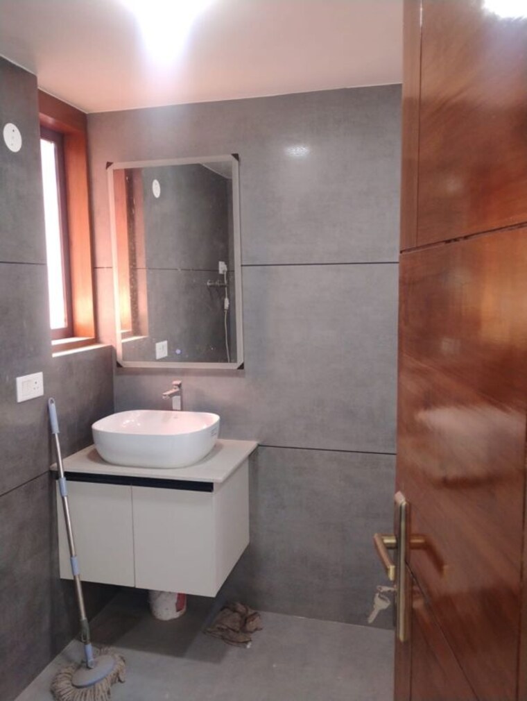 Bathroom, sector 23 dwarka 3 Bedroom 1900 Sq.Ft. Apartment In Sector 23 Dwarka Delhi 10256735