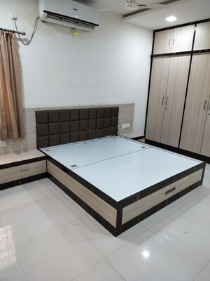 Room in 3 BHK Apartment at Nitish Jayabheri Samudayam, Hi Tech City – for Rent