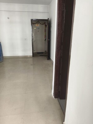 Room in 2 BHK Apartment at Zara Aavaas, Sector 104 – for Rent