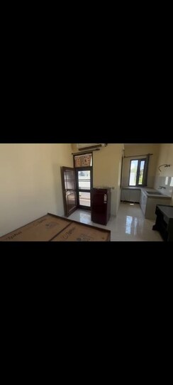 1 BHK Builder Floor For Rent in Sector 44