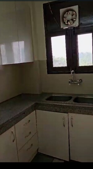Kitchen in 1 BHK Independent House at Sector 9 – for Rent