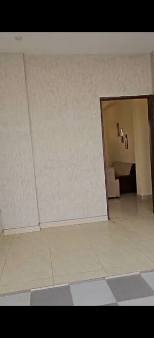 Room in 1 BHK Independent House at Sector 9 – for Rent