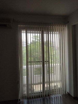 Room in 3.5 BHK Apartment at Aravali View Rail Vihar, Sector 56 – for Rent