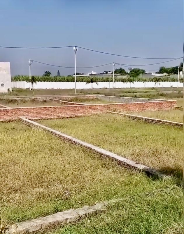 Plot For Sale in Modipuram