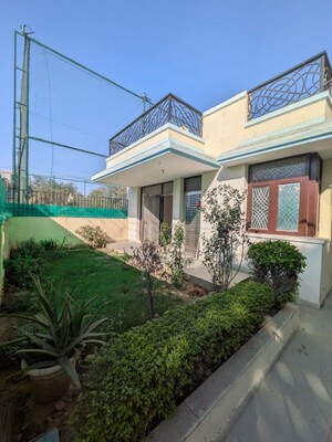 2.5 BHK Independent House – Exterior View View at Sector 57 - for Rent