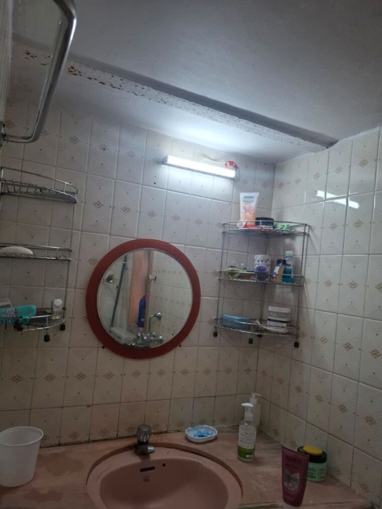 Bathroom, gokuldham-complex 2 Bedroom 850 Sq.Ft. Apartment In Goregaon East Mumbai 10256917