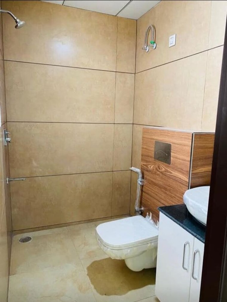 Bathroom, hermitage-centralis 3 Bedroom 1700 Sq.Ft. Apartment In Vip Road Zirakpur 10256920