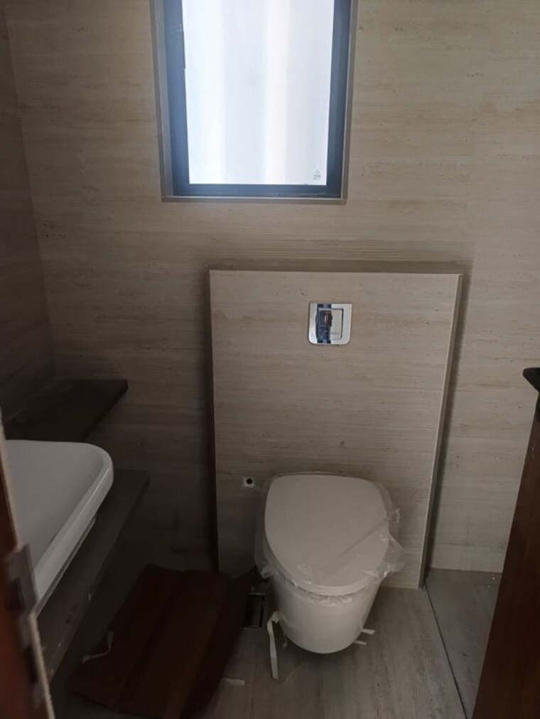 Bathroom, santacruz west 3 Bedroom 696 Sq.Ft. Apartment In Santacruz West Mumbai 10256962