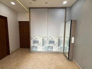 Room in 3 BHK Apartment at Aurobindo Kohinoor, Serilingampally – for Rent