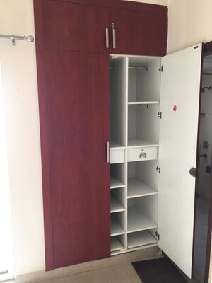 Furnished Amenities in 3 BHK Apartment at DLF Queens Court, Greater Kailash ii – for Rent