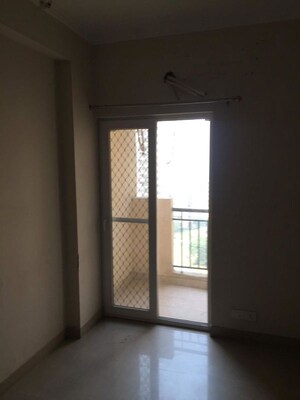 Room in 3 BHK Apartment at DLF Queens Court, Greater Kailash ii – for Rent