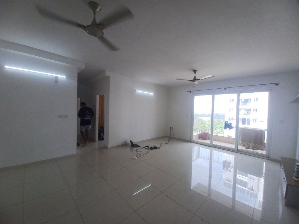 3 BHK 1200 Sq.Ft. Apartment in Godrej Aqua