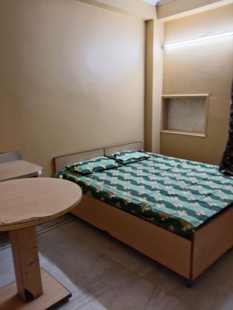 Bedroom, panchsheel vihar 1.5 Bedroom 50 Sq.Yd. Apartment In Panchsheel Vihar Delhi 10257075