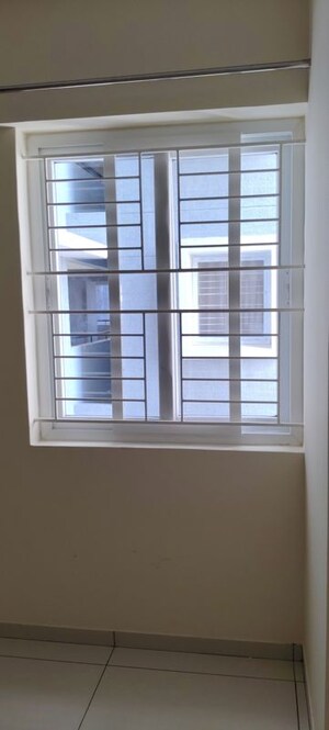 Room in 2 BHK Apartment at Bhavya Dazzle, Sarjapur – for Rent