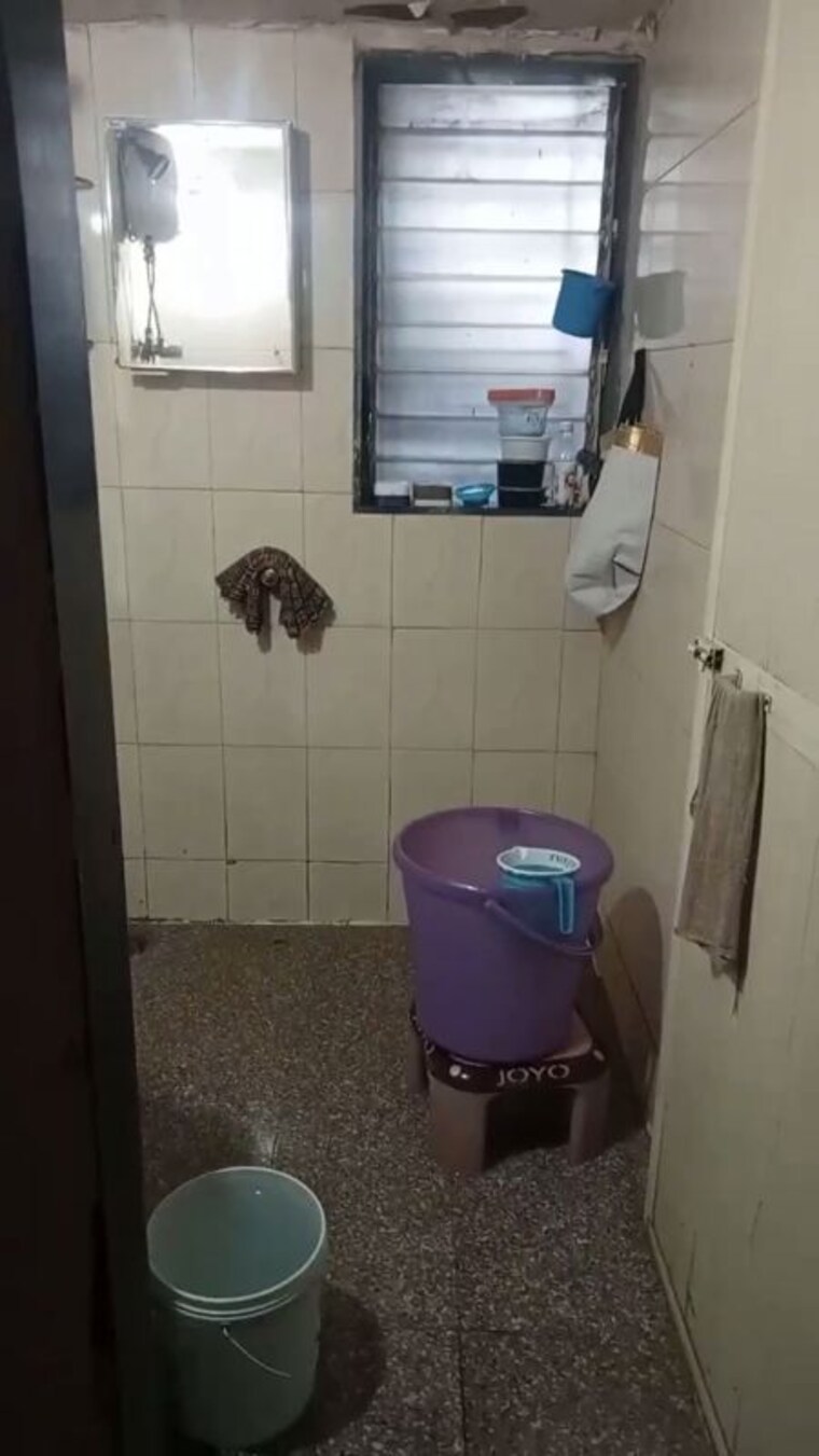 Bathroom, akurli-shivshakti-chs 2 Bedroom 800 Sq.Ft. Apartment In Lokhandwala Mumbai 10256882