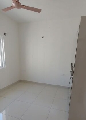 Room in 2 BHK Apartment at Prestige Finsbury Park Regent, Bagaluru – for Rent