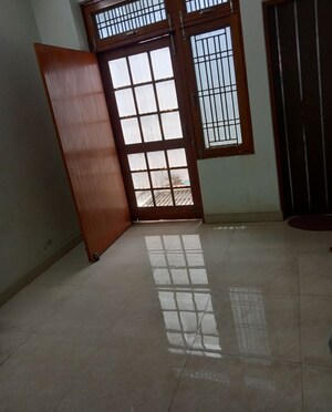 Room in 2 BHK Independent House at Aliganj – for Rent