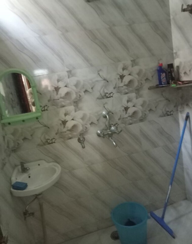 Bathroom, aliganj 2 Bedroom 1210 Sq.Ft. Independent House In Aliganj Lucknow 10257136