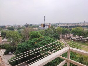 Master Bedroom in 2 BHK Apartment at Piyush Heights, Sector 89 – for Rent