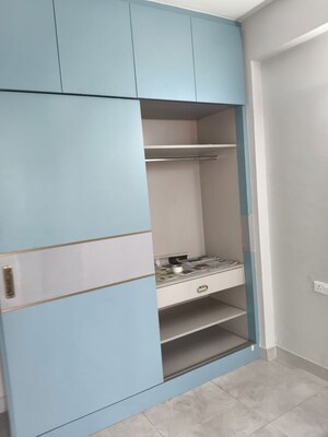 Furnished Amenities in 3 BHK Apartment at Signature Global City, Sector 37d – for Rent