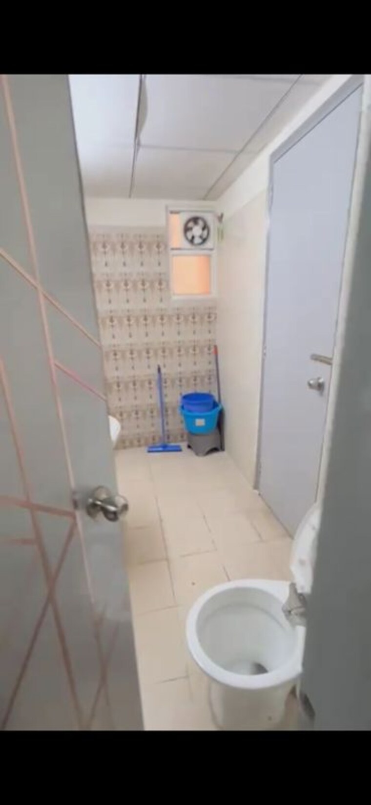 Bathroom, radhey-krishna-casa-green-i 2.5 Bedroom 1100 Sq.Ft. Apartment In Sector 16 Greater Noida Greater Noida 10257161