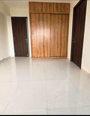 Room in 3 BHK Apartment at DLH Legacy, Juhu – for Sale