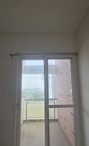 Room in 2 BHK Apartment at Pinnacle Neelanchal, Baner – for Rent