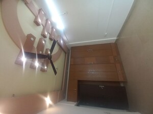 Furnished Amenities in 4 BHK Apartment at Mahagun Moderne, Sector 78 – for Rent