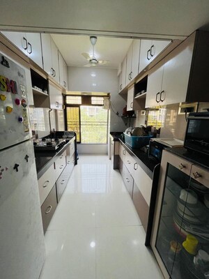 Master Bedroom in 1 BHK Apartment at Vasant Valley Complex, Malad East – for Rent