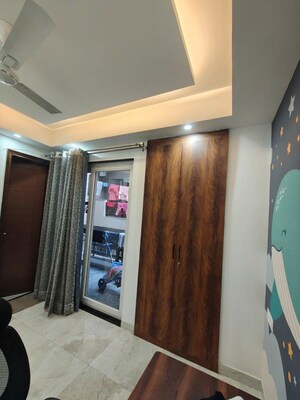 Furnished Amenities in 3 BHK Builder Floor at Sector 9 – for Sale