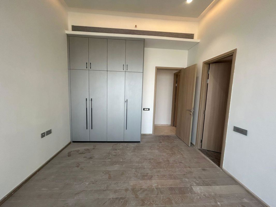 3 BHK + Servant Room,Study Room Apartment For Sale in Rustomjee Crown