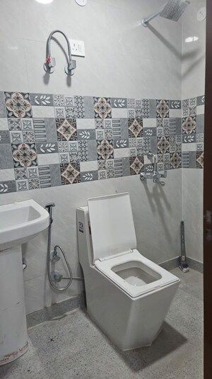 Master Bedroom in 1 BHK Builder Floor at Saket – for Rent