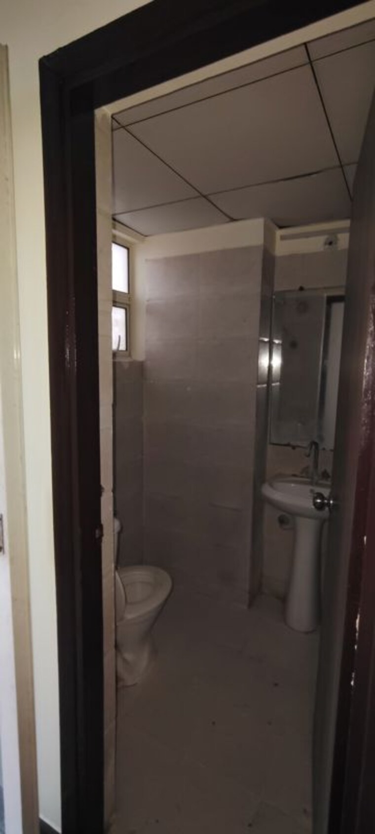 Bathroom, gaur-city-5th-avenue 3.5 Bedroom 1470 Sq.Ft. Apartment In Sector 4 Greater Noida Greater Noida 10257261