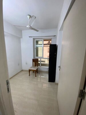 Building Lobby in 3.5 BHK Apartment at Hiranandani Meadows, Manpada – for Rent