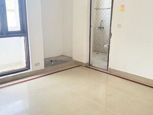 Room in 2 BHK Builder Floor at Saket – for Rent